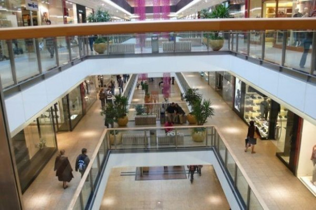 Na wyremontowanym dworcu mają powstać lokale z wyżeszej półki, ale PKP zastrzega, że dworzec nie zamieni się w kolejną galerię handlową PKP chce pozyskać prestiżownych najemców do lokali na wrocławskim dworcu. Nie chce Żabki i Biedronki
