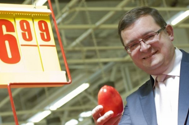 Decyzja dotycząca współpracy koncernu British Petroleum (BP) i sieci Carrefour w sprawie otwierania sklepów Carrefour Express na stacjach paliw zapadnie po I kwartale przyszłego roku. Carrefour i BP otworzą kolejne sklepy na stacjach. Decyzja o dalszej współpracy po I kw. 2012r.