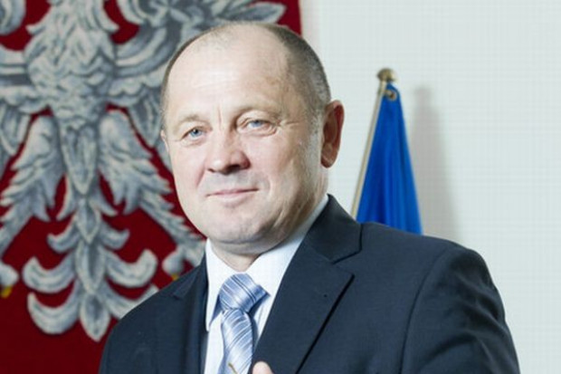 Minister rolnictwa Marek Sawicki ocenia, że obok hodowli bydła mlecznego otwiera się przestrzeń do produkcji mięsa wołowego. Fot. zelaznastudio.pl Minister rolnictwa: Mamy większy niż inne kraje Unii potencjał do wzrostu produkcji mleka