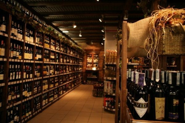 W 2012 roku część najsłabszych importerów wina może wypaść z rynku Trudny rok dla branży alkoholowej. Słaby złoty przyspieszy konsolidację branży winiarskiej