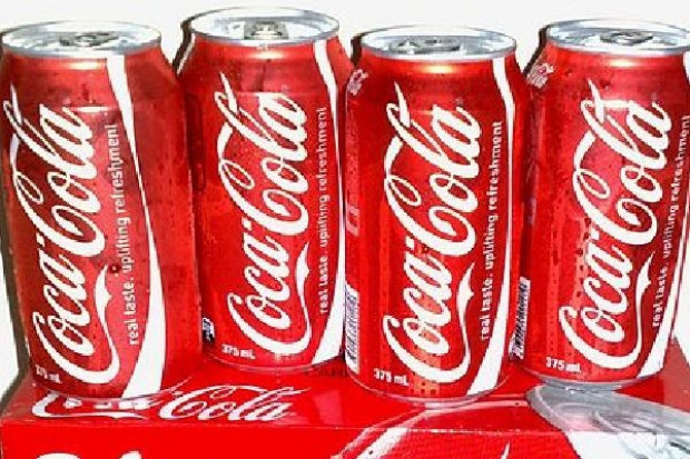 Coca-Cola fot. wikipedia.org Protesty przed fabrykami Coca-Cola HBC w Gdyni i Radzyminie: Nie zamykać zakładu w Łodzi!