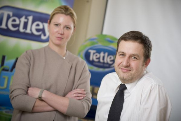Radosław Matuszewski, dyrektor generalny oraz Anna Kowalska, dyrektor marketingu, Tata Global Beverages Polska; Fot. ŻelaznaStudio Tata Global Beverages: W dyskontach rośnie sprzedaż herbaty