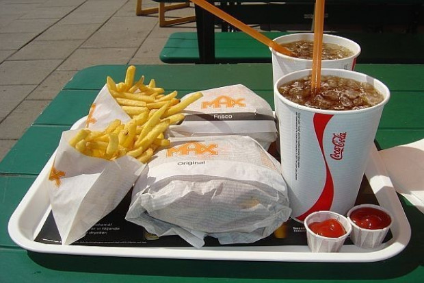 Szwedzki Max na rodzimym rynku walczy o klienta z McDonalds jak równy z równym Szwedzki rywal McDonalds ma problemy z wejściem do Polski