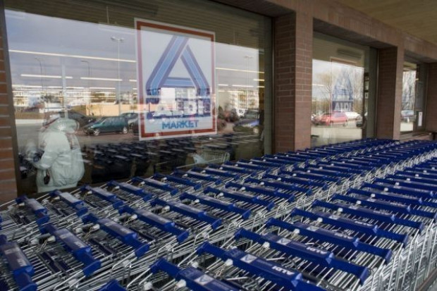 Sklep sieci dyskontów Aldi w Polsce NSZZ: Zakazać handlu w niedziele! POHiD: To inicjatywa samobójcza dla polskiej gospodarki!
