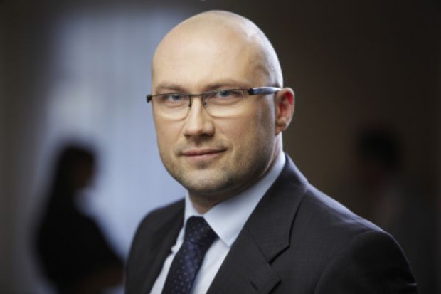 Tomasz Lenkiewicz z wiceminister Skarbu Państwa Kontynuacja przerwanej prywatyzacji KSC jeszcze w tym roku