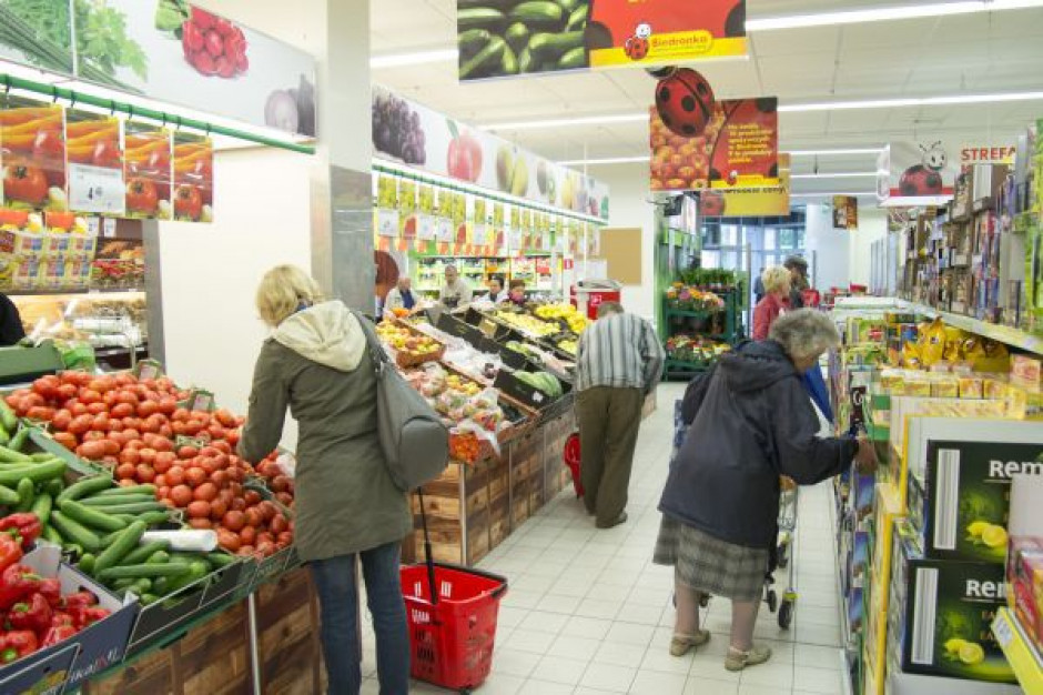 Duże sklepy sprzedają już połowę towarów FMCG w Polsce