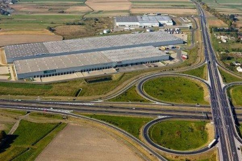 Zdaniuem ekspertów, dobra infrastruktura drogowa ma wpływ na rozwój rynków logistycznych i magazynowych Euro 2012 przyspieszy rozwój rynku nieruchomości, także komercyjnych