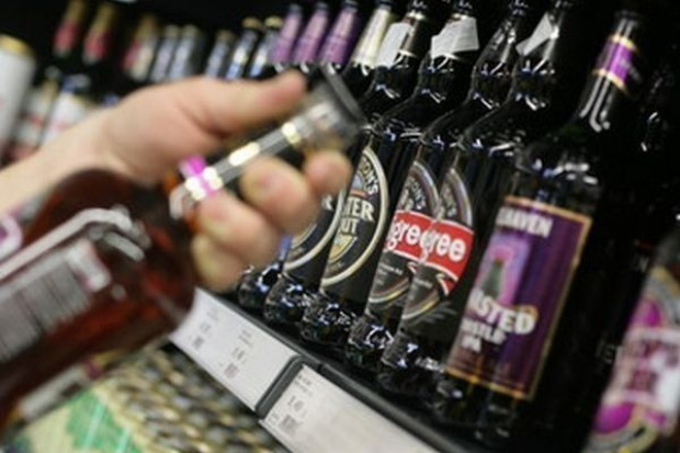 Inwestycja Heinekena zmobilizowała Carlsberga do ponownych inwestycji na rynku azjatyckim Piwni giganci chcą zarobić na Dalekim Wschodzie
