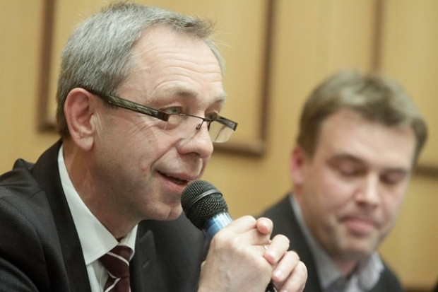 Czesław Grzesiak, wiceprezes Tesco Polska Tesco chce wkrótce pokryć zasięgiem e-sklepu 1/3 obszaru Polski (video)