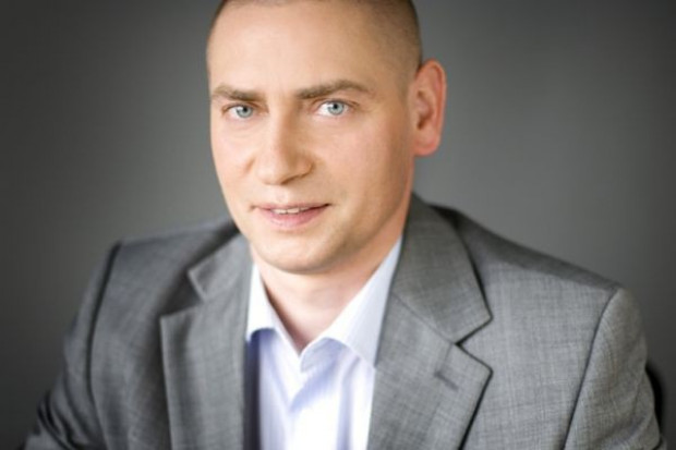 - - Obecnie opracowujemy długoterminową strategię i wyznaczamy nowe cele, które mają wzmocnić wizerunek i rozpoznawalność marki Stokrotka oraz zwiększyć efektywność marketingu sprzedażowego - mówi Dariusz Kalinowski, prezes zarządu sieci Stokrotka Stokrotka rozmawia z dostawcami