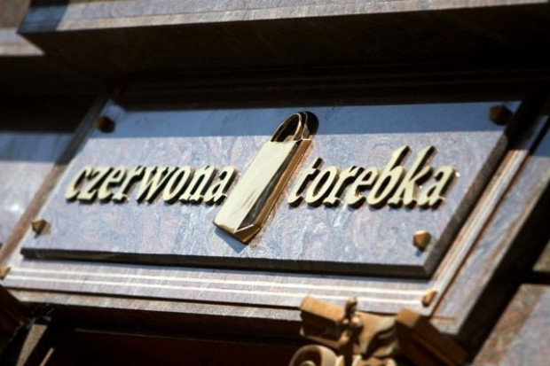 Obecnie otwarte są 22 pasaże Czerwona Torebka, o łącznej powierzchni ok. 13 tys. mkw. KNF zatwierdziła prospekt Czerwonej Torebki
