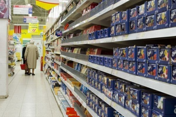 Ogłoszona w piątek transakcja przejęcia sieci Real przez Auchan, potwierdza dominację w polskim handlu zagranicznych sieci Większość sieci handlowych stosuje politykę dyskontową