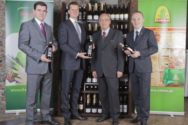 Od lewej: wiceprezes Żabki Julio Duarte, prezes Żabka Polska Jacek Roszyk, toskański producent wina Giuseppe Losapio i sommelier Andrzej Strzelczyk Żabka chce zarobić na winach