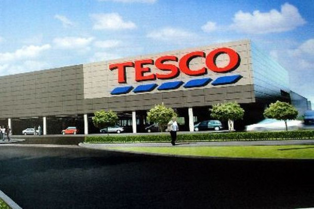 Pierwsza dziesiątka TOP 250 pozostaje bez większych zmian. Na czele króluje nadal amerykański Wal-Mart, który zanotował 6 proc. wzrost przychodów i zwiększył swoją przewagę nad siecią Carrefour. Na trzecim miejscu znalazło się Tesco. Największe sieci handlowe nie odczuwają spowolnienia gospodarczego