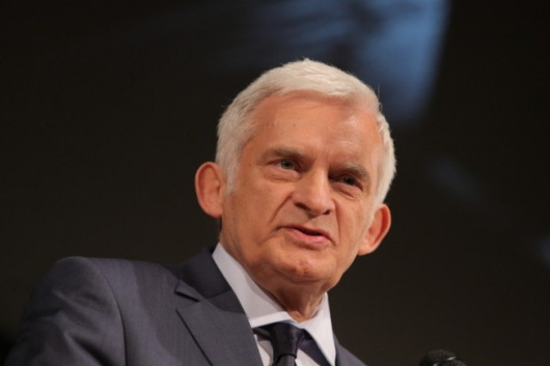 Jerzy Buzek, europoseł i były przewodniczący Parlamentu Europejskiego Buzek: W czewrcu będzie znany budżet na lata 2014 - 2020