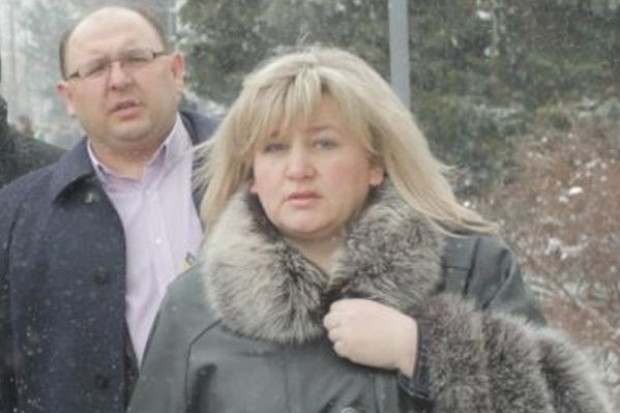 Małgorzata Podniesińska brała udział w środowym proteście przeciwko zakazowi uboju rytualnego (w tle Sławomir Szyszka z Porozumienia Związków i Organizacji Rolniczych woj. wielkopolskiego, lubuskiego i kujawsko-pomorskiego) ZM Mokobody: Branży mięsnej grożą masowe upadłości