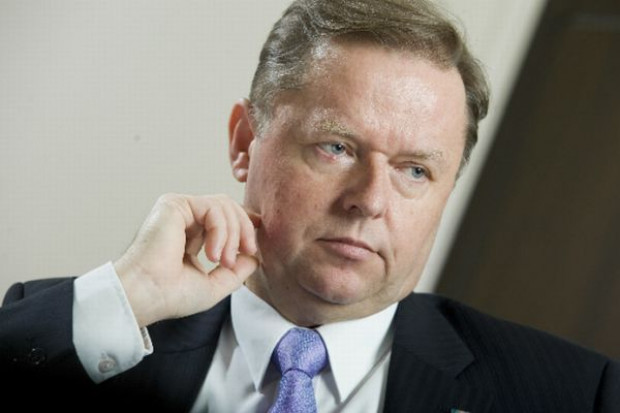 Stanisław Kowalczyk, szef Głównej Inspekcji Jakości Handlowej Artykułów Rolno-Spożywczych (IJHAR-S) Żywności zagrażają: Masowa produkcja, długie łańcuchy dostaw i