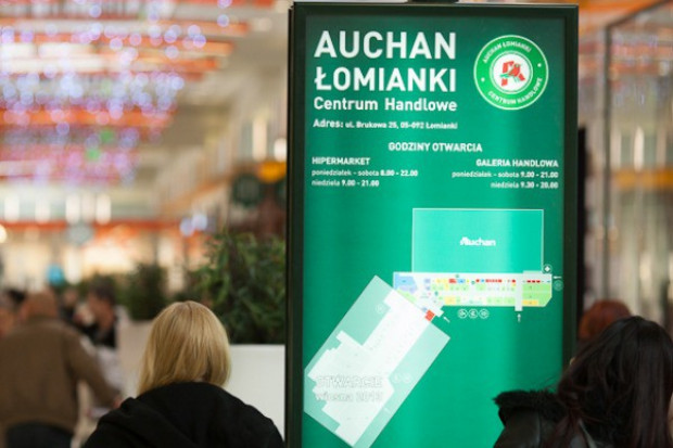 Już 10 maja ruszy rozbudowana galeria Centrum Handlowego Auchan Łomianki i zapewni klientom łącznie 30 tysięcy mkw. powierzchni handlowej, gdzie czekają rozbudowane pasaże ze sklepami oraz hipermarket Auchan. Wśród najemców są marki: H&M, Smyk, Reserved, Mohito, C&A, Sephora, Apart, Kruk, a także restauracje i punkty usługowe. Rozbudowana galeria w CH Auchan Łomianki ruszy 10 maja