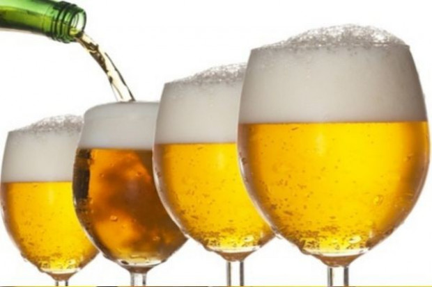 W Polsce - jak piwo to przede wszystkim tradycyjne jasne Dla Polaków piwo to głównie lager i pilsner