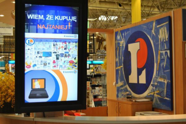 E.Leclerc Warszawa Ursynów i E.Leclerc Wrocław, jako pierwsze w Polsce hipermarkety, zainstalowały w sklepach duże ekrany LCD w rozdzielczości HD Sieć E.Leclerc inwestuje w ekrany LCD