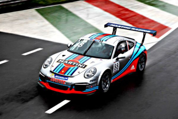 Martini powraca do legendarnego partnerstwa z Porsche w ramach Martini Racing fot. Bacardi Ltd. Martini na 150-lecie wprowadza edycje limitowane i powraca do Martini Racing