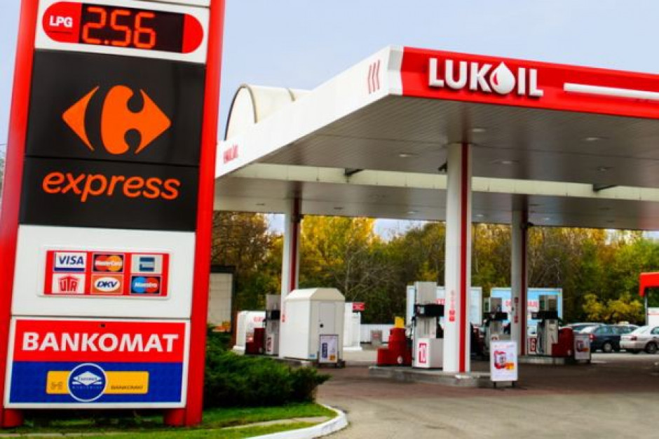 Sklepy Carrefour na stacjach paliw Lukoil - zobacz galerię zdjęć!