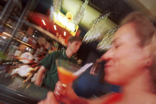 Sieci gastronomiczne coraz chętniej wykorzystują różnego rodzaju aplikacje na smartfony w celu przyciągnięcia klientów W polskich restauracjach będzie można zamówić i zapłacić przez smartfon?