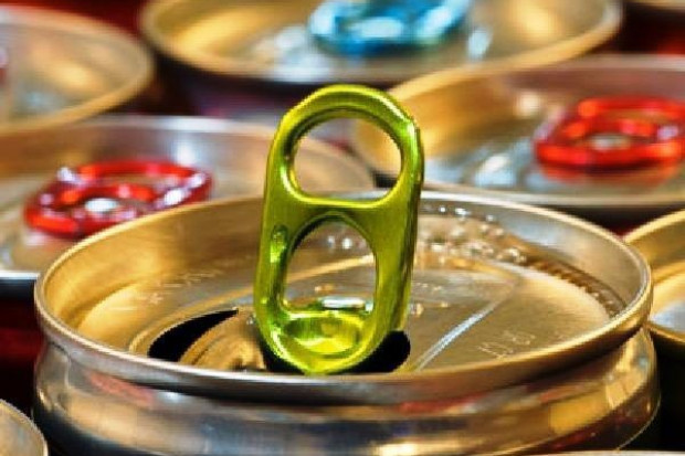 Fot. za delish.com Zwalnia sprzedaż napojów gazowanych, ale nie coli