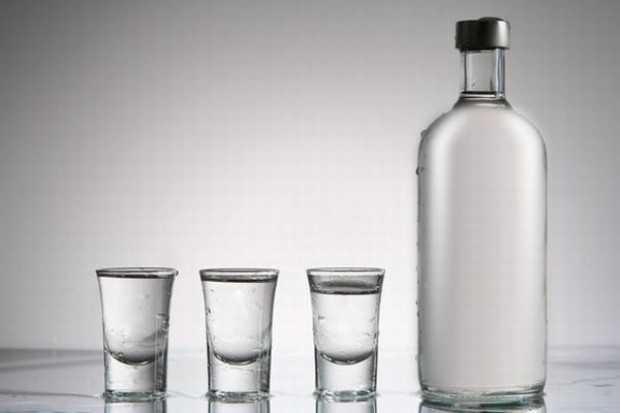 Branża spirytusowa w zastoju; do większej produkcji powróci za parę miesięcy