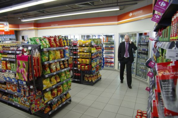 Sklep sieci Carrefour Express; fot. P.Waniorek, ZelaznaStudio Sieci handlowe miały słaby I kwartał br.