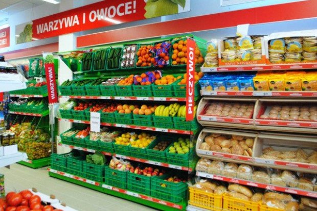Dyskont Czerwona Torebka wprowadził do oferty sklepów produkty świeże, w tym: owoce, warzywa i mrożonki Dyskont Czerwona Torebka mocno zmienia strategię asortymentową