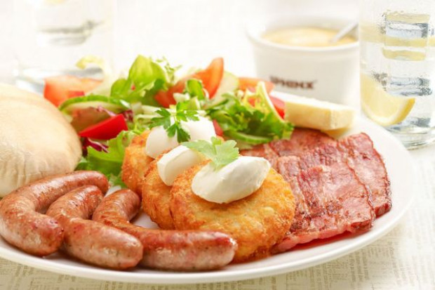 fot. sphinx.pl 1/3 Polaków co najmniej raz w miesiącu jada śniadania w lokalach gastronomicznych
