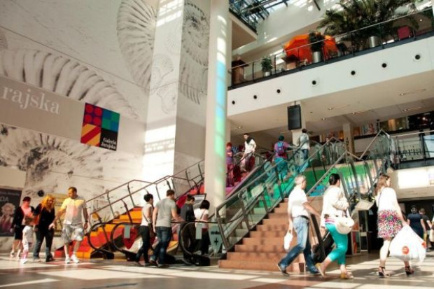 Fot. Galeria Jurajska Polacy coraz częściej chodzą do restauracji w galeriach handlowych