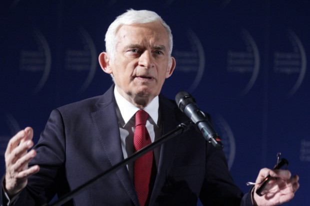 Jarzy Buzek fot. PTWP UE nie stawi czoła licznym zagrożeniom bez silnej gospodarki