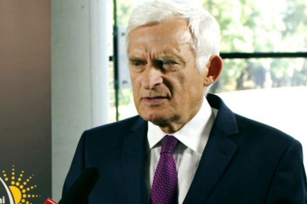 Jerzy Buzek, europoseł, były premier i przewodniczący Parlamentu Europejskiego fot. PTWP Jerzy Buzek: Polscy przedsiębiorcy nie zostaną sami z problemem embargo (video)