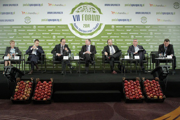 Paneliści podczas debaty o handlu i dystrybucji w trakcie VII Forum Rynku Spożywczego i Handlu VII FRSiH: Handel i dystrybucja. Rynek nigdy nie jest zamknięty raz na zawsze