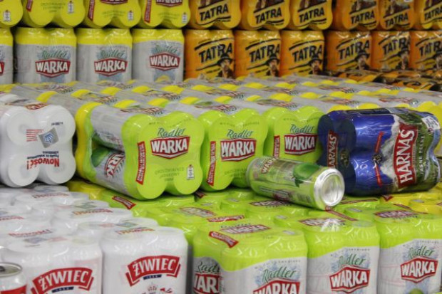 W 2013 roku do Polski sprowadzono 54,2 mln l piwa, co stanowiło tylko ok. 1,4 proc. sprzedaży detalicznej kategorii ogółem (fot. Łukasz Rawa) Polacy chcą pić piwo produkowane w kraju