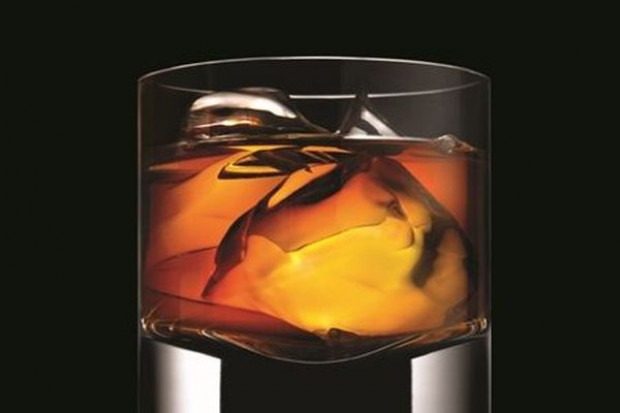 Kobiety coraz chętniej sięgają po whisky i burbony