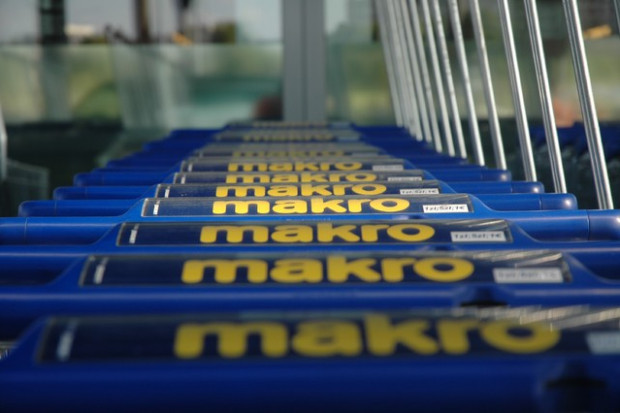 Wózki dla klientów hal Makro, fot. Makro Makro optymalizuje ofertę produktów ultra świeżych - video