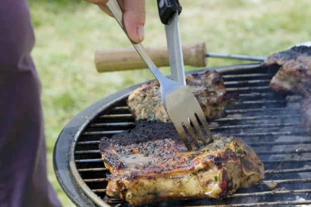 Wraz z początkiem maja rozpoczyna się sezon na grillowanie Tańsze mięso sprzyja sezonowi grillowemu