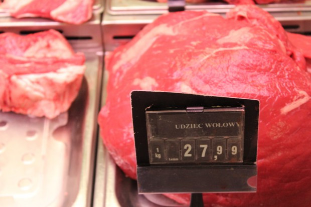 Popyt na wołowinę wysokiej jakości w kraju zwiększa się szybciej niż produkcja Popyt na wołowinę rośnie szybciej niż produkcja