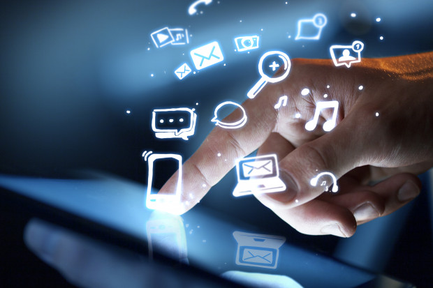 Wzrasta znaczenie kanałów digital na polskim rynku. Fot. Shutterstock Digital konsument - szansa i wyzwanie dla handlu