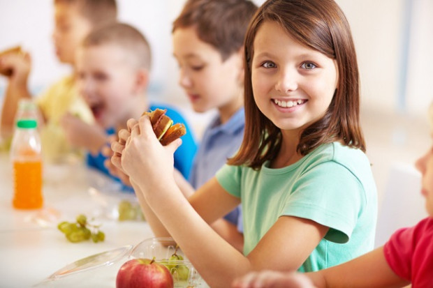 Fot. Shutterstock Projekt rozporządzenia dot. sprzedaży żywności w szkołach wciąż nie jest gotowy