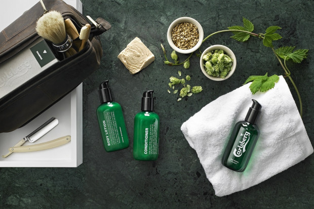 Balsam do ciała, odżywka i szampon z nowej linii Carlsberga (fot. Carlsberg.com) Carlsberg poszerza ofertę o... kosmetyki dla mężczyzn
