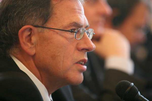 Prof. Rosati skrytykował pomysł opodatkowania hipermarketów Prof. Rosati: Za opodatkowanie sieci sklepów zapłacą klienci