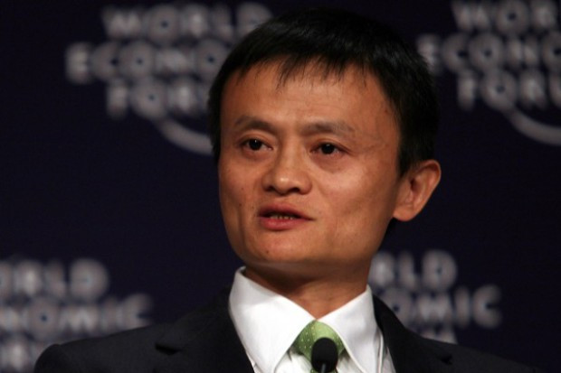 Jack Ma, założyciel i prezes Grupy Alibaba (fot. Wikimedia Commons/WEF, na licencji CC BY-SA 3.0) Alibaba inwestuje w operatora pocztowego