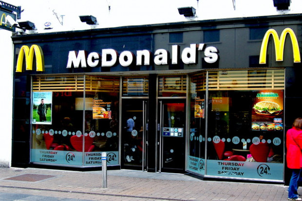 fot. J.Mischyshyn, na licencji CC-BY-SA 2.0 W McDonald's jak w restauracji. Obsłużą klientów przy stoliku