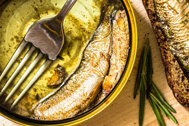 Rosja wprowadziła embargo na polskie konserwy rybne. Fot. Shutterstock Rosyjskie embargo na konserwy rybne. Jest się czego bać?