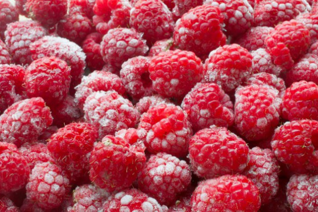 Truskawki i wiśnie zastąpiły maliny; fot. shutterstock.com Wzrost produkcji mrożonych owoców; spadek - warzyw