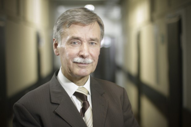 Witold Boguta, prezes Krajowego Związku Grup Producentów Owoców i Warzyw Witold Boguta: Nie trzeba obawiać się walki o surowiec (video)